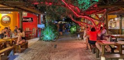 By Night Em Arraial D'ajuda